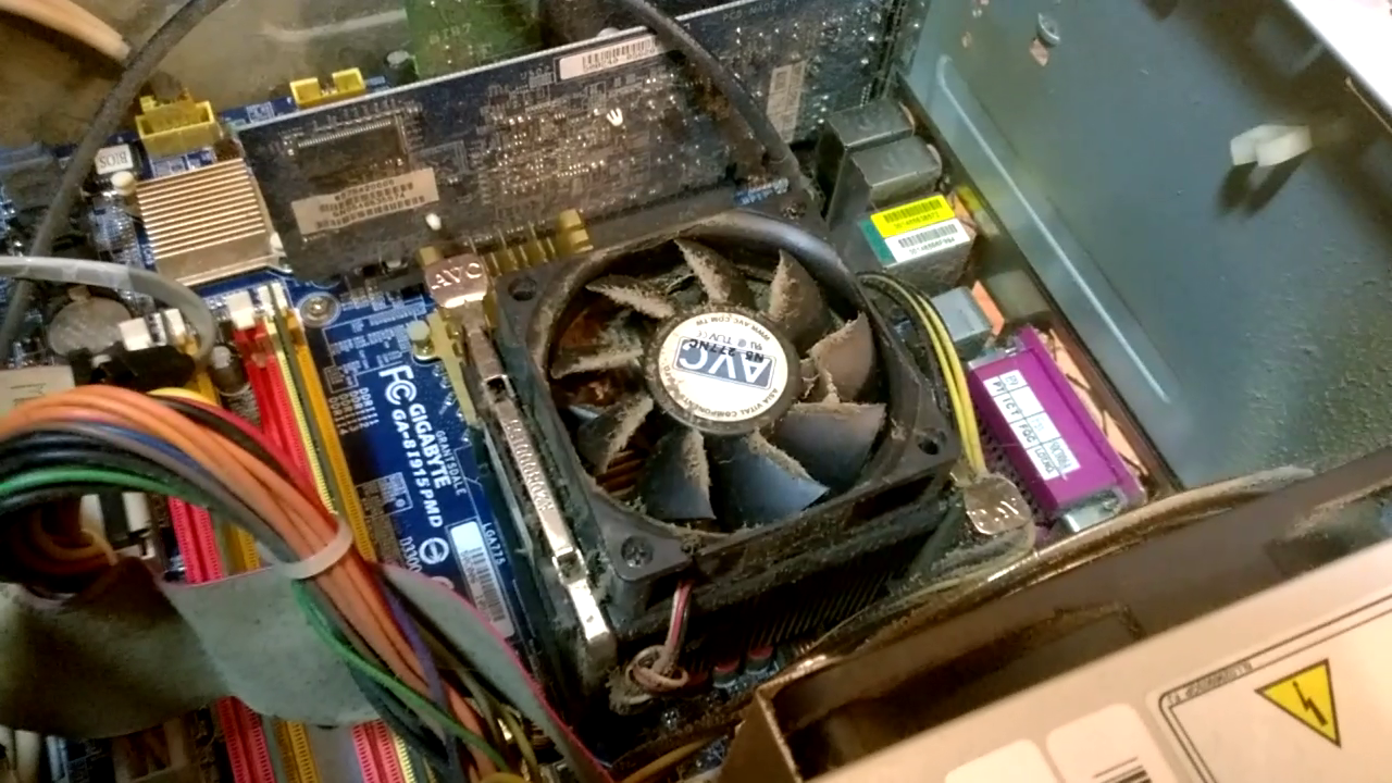 Cleaning a Desktop Computer - Solidarity IT
